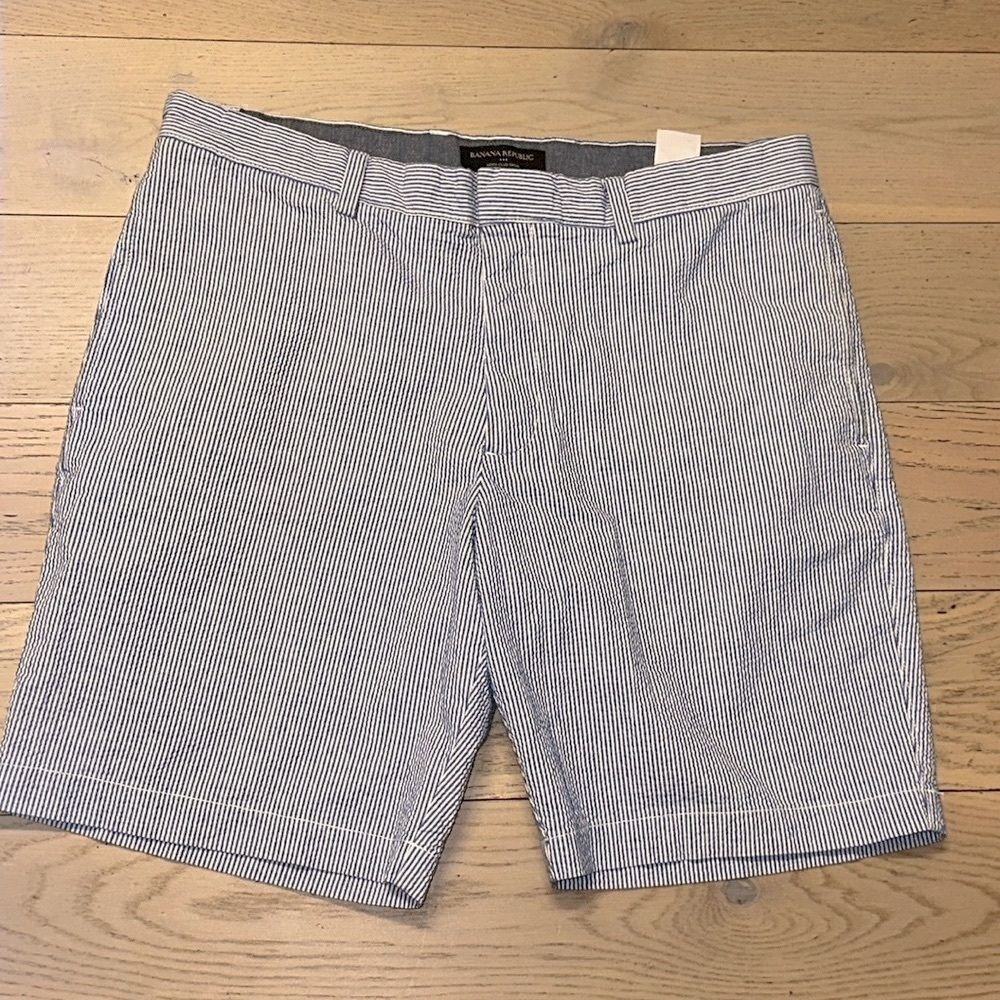 Banana Republic Factory Aiden Club Men’s Blue & White Seersucker Cotton Shorts